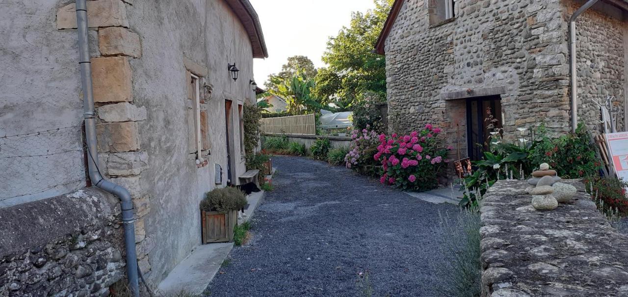 Gite Les Petits Chemins Ledeuix 外观 照片