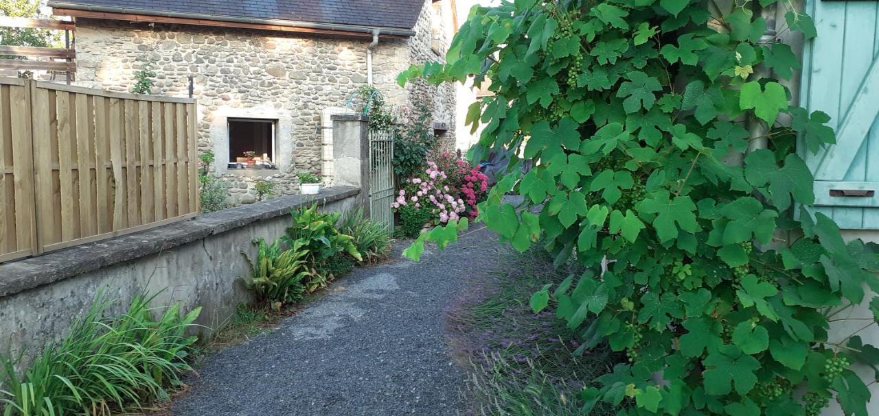 Gite Les Petits Chemins Ledeuix 外观 照片